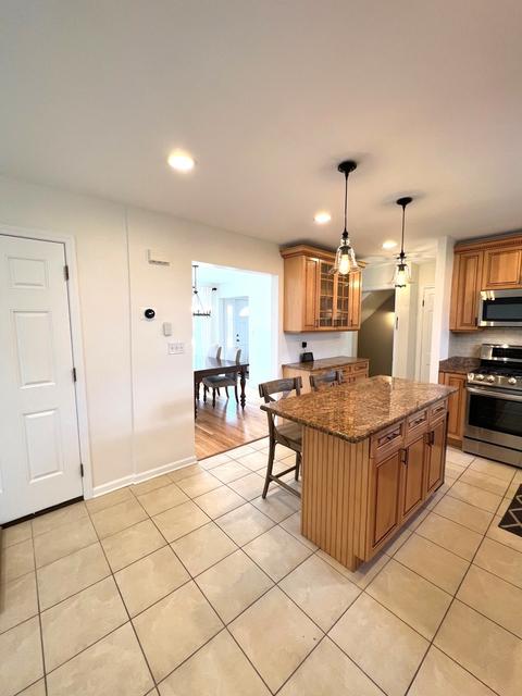 2504 Pick Dr, Glenview, IL 60025 photo 4