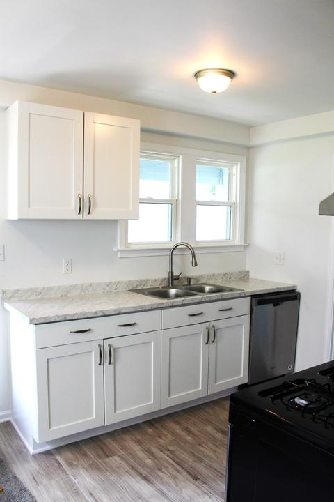 275 Mcclure Ave, Elgin, IL 60123 photo 7
