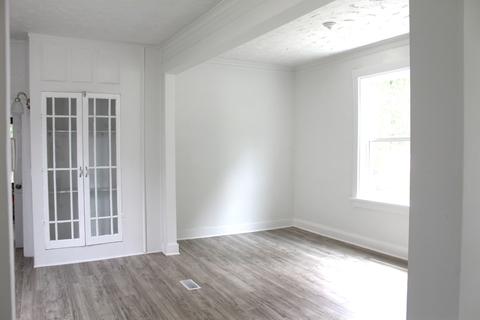 275 Mcclure Ave, Elgin, IL 60123 photo 8