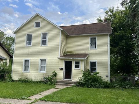 821 E Pleasant St, Freeport, IL 61032 photo 1