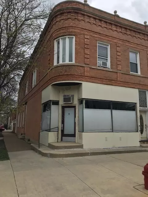 2158 W Barry Ave, Chicago, IL 60618