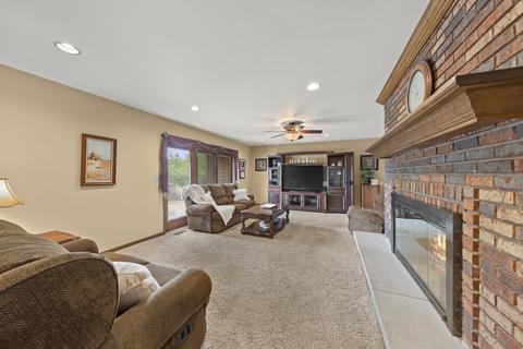 12110 S Wolf Dr, Plainfield, IL 60585 photo 8