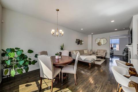 779 Lee St, Des Plaines, IL 60016 photo 4