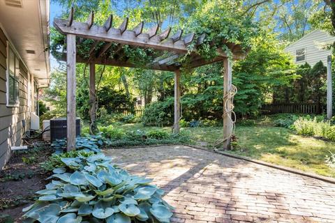 1307 Maplewood Dr, Normal, IL 61761 photo 2