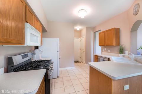 835 Mesa Dr, Elgin, IL 60123 photo 8