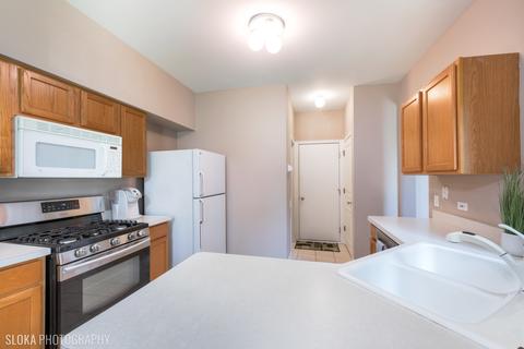 835 Mesa Dr, Elgin, IL 60123 photo 9