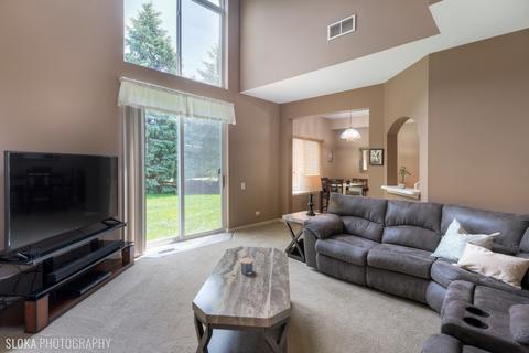 835 Mesa Dr, Elgin, IL 60123 photo 5