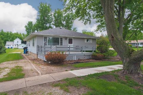 320 W Jeffery St, Cullom, IL 60929 photo 3