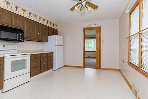 320 W Jeffery St, Cullom, IL 60929 photo 20