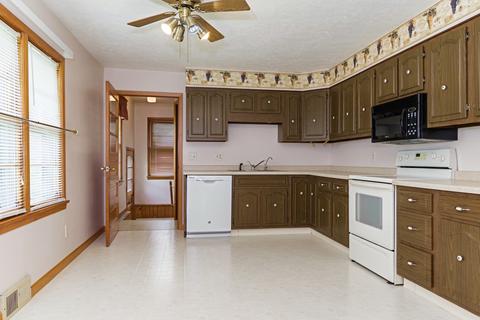 320 W Jeffery St, Cullom, IL 60929 photo 18