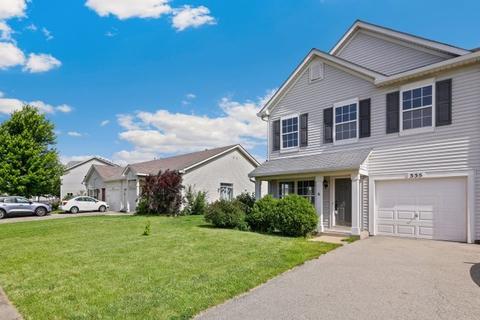 335 Gregory Ln, Plano, IL 60545 photo 2