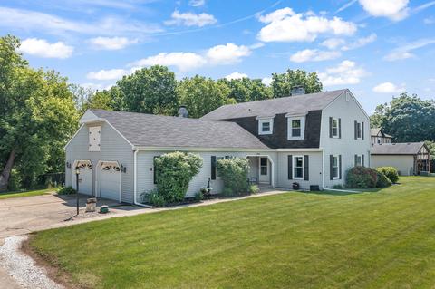 304 Circle Dr, Algonquin, IL 60102 photo 1