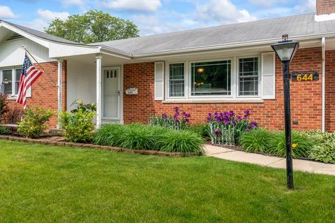 644 Seneca Dr, Aurora, IL 60506 photo 2