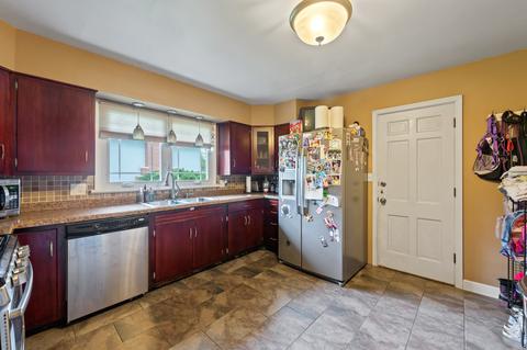 644 Seneca Dr, Aurora, IL 60506 photo 9