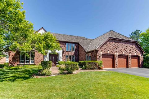 2352 Mohawk Ln, Glenview, IL 60026 photo 1