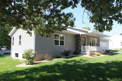209 S Heaton St, Morrison, IL 61270 photo 3