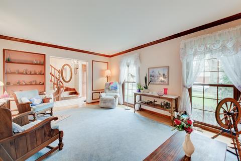 160 Hamilton Ln, Wheaton, IL 60189 photo 4