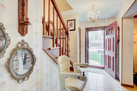 160 Hamilton Ln, Wheaton, IL 60189 photo 2
