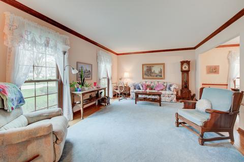 160 Hamilton Ln, Wheaton, IL 60189 photo 5