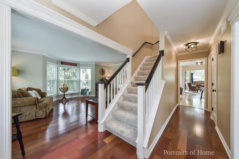 1952 Dorset Dr, Wheaton, IL 60189 photo 2