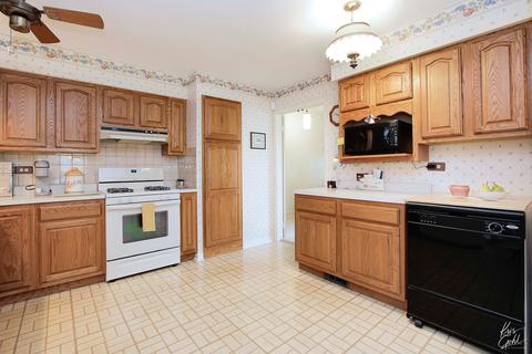 514 Warren Rd, Glenview, IL 60025 photo 5