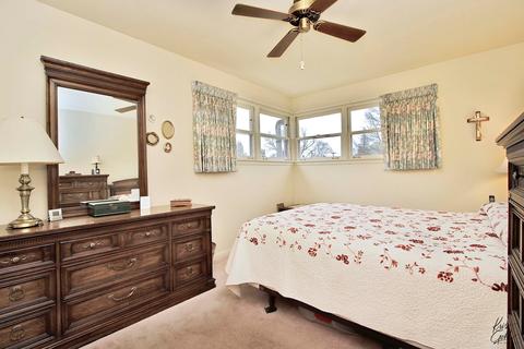 514 Warren Rd, Glenview, IL 60025 photo 11