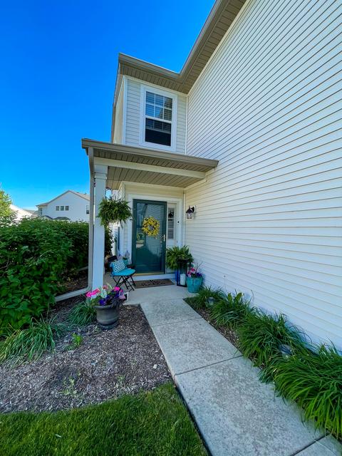 6922 Clearwater Dr, Plainfield, IL 60586 photo 2