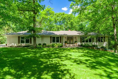 7748 Bond Dr, Roscoe, IL 61073 photo 1