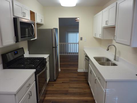 710 Scarbrough Cir, Hoffman Estates, IL 60169 photo 11