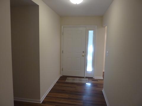 710 Scarbrough Cir, Hoffman Estates, IL 60169 photo 10
