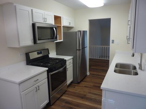 710 Scarbrough Cir, Hoffman Estates, IL 60169 photo 12
