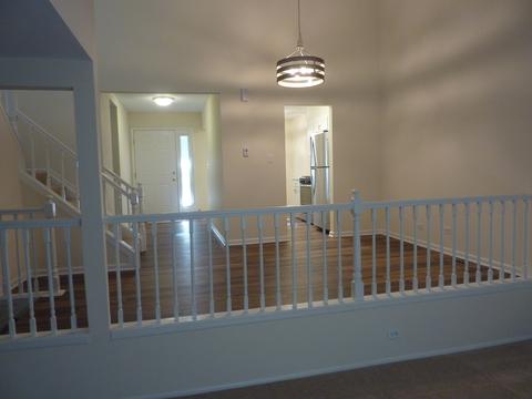 710 Scarbrough Cir, Hoffman Estates, IL 60169 photo 7