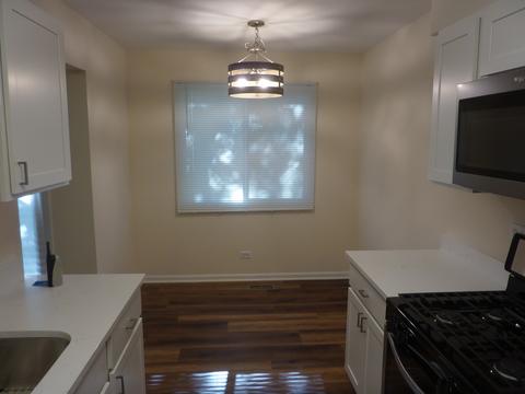 710 Scarbrough Cir, Hoffman Estates, IL 60169 photo 14