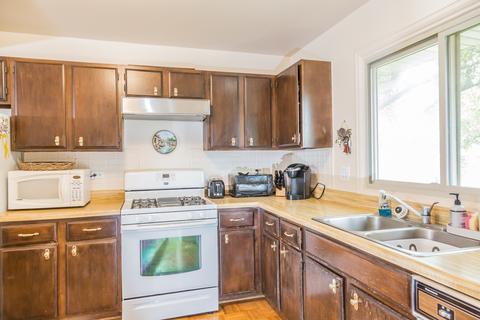 291 Lincoln Dr, Bartlett, IL 60103 photo 5