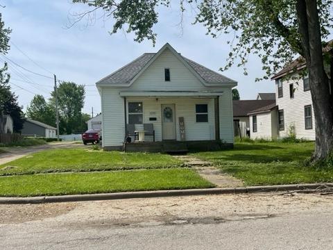 1210 E Main St, Clinton, IL 61727 photo 1