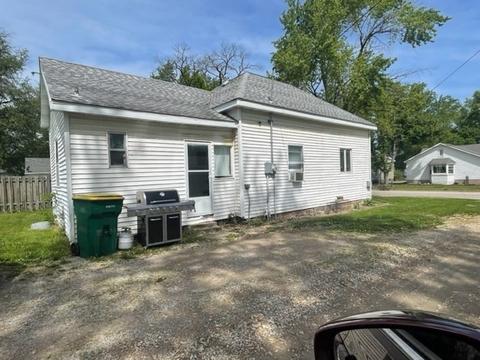 1210 E Main St, Clinton, IL 61727 photo 4
