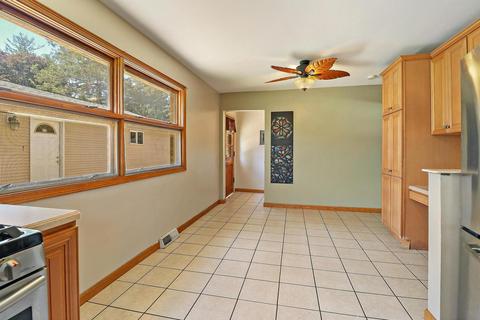 409 Beach Dr, Algonquin, IL 60102 photo 3