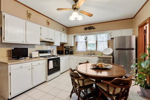 410 E Washington St, Le Roy, IL 61752 photo 6