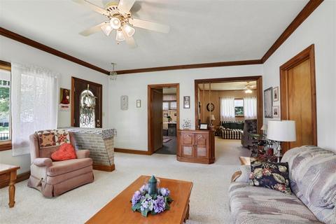410 E Washington St, Le Roy, IL 61752 photo 3