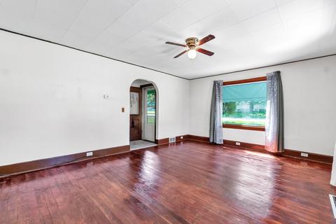 449 W 4th St, Pecatonica, IL 61063 photo 7