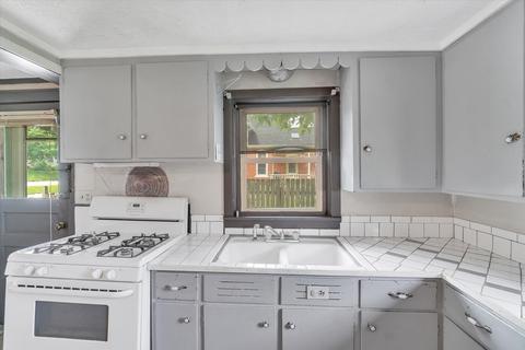 449 W 4th St, Pecatonica, IL 61063 photo 11