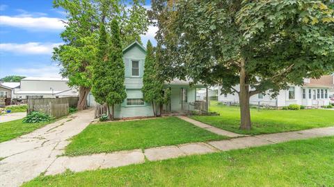 449 W 4th St, Pecatonica, IL 61063 photo 2