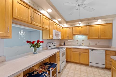 6149 Brookside Ln #B, Willowbrook, IL 60527 photo 3