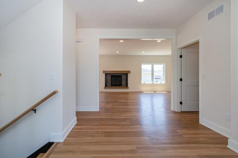 401 N Raef Rd, Downs, IL 61736 photo 3