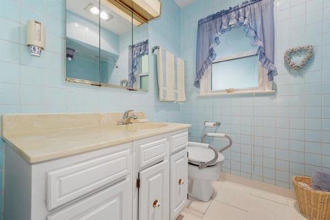 205 E Burlington St, Riverside, IL 60546 photo 8