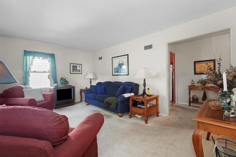 205 E Burlington St, Riverside, IL 60546 photo 3