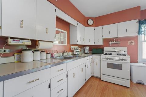 205 E Burlington St, Riverside, IL 60546 photo 9