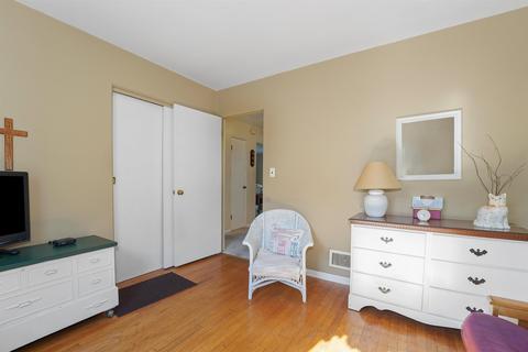 205 E Burlington St, Riverside, IL 60546 photo 7