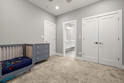 4633 S Champlain Ave, Chicago, IL 60653 photo 31