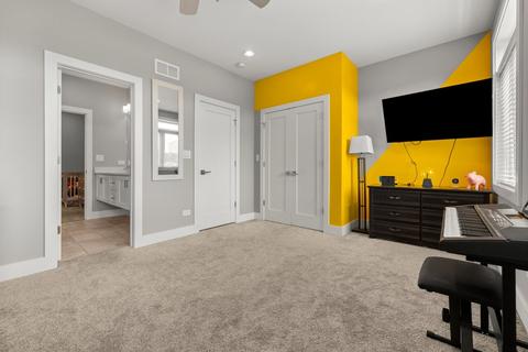 4633 S Champlain Ave, Chicago, IL 60653 photo 26